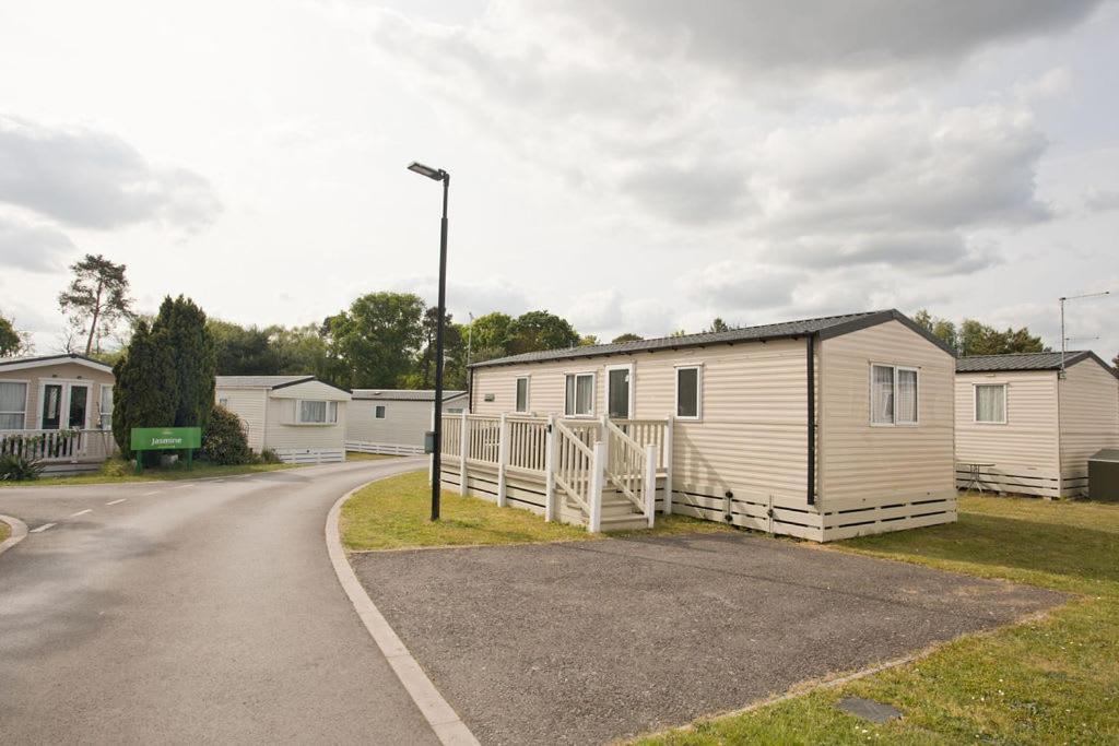 Luxury Holiday Retreat Set Within Oakdene Forest - Park Activities Pass Included Free! Saint Leonards Exterior photo